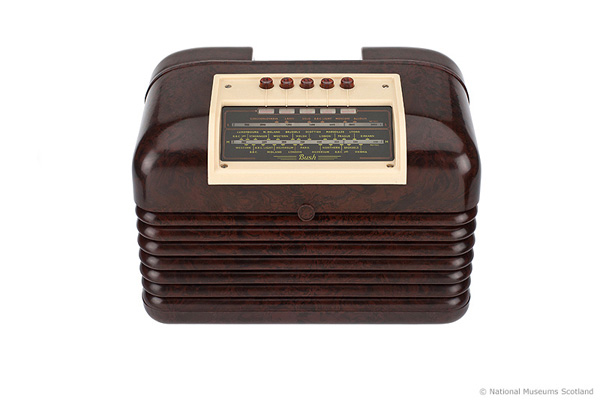 Bush bakelite radio, 1950